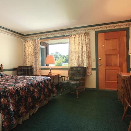 Ladd Brook Inn Pownal Esterno foto