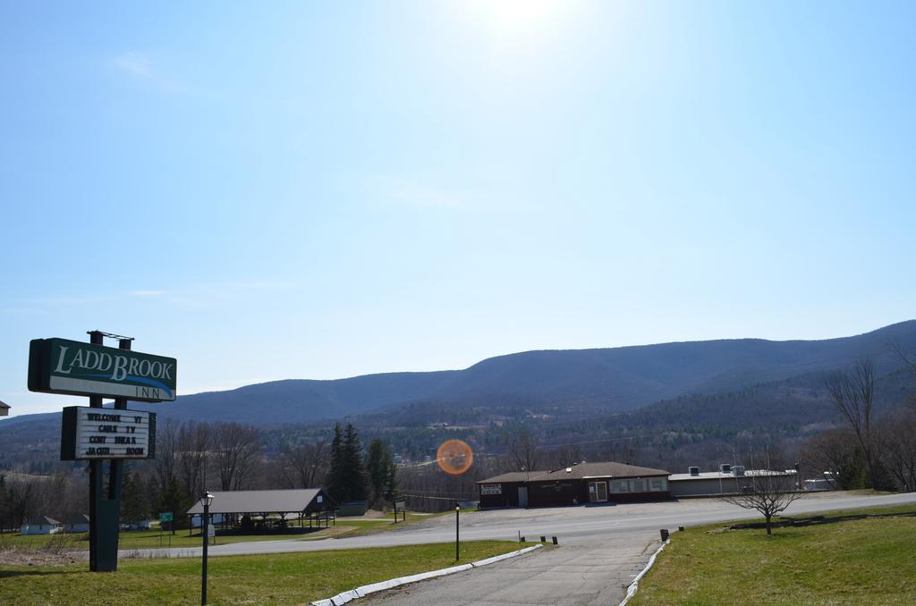 Ladd Brook Inn Pownal Esterno foto