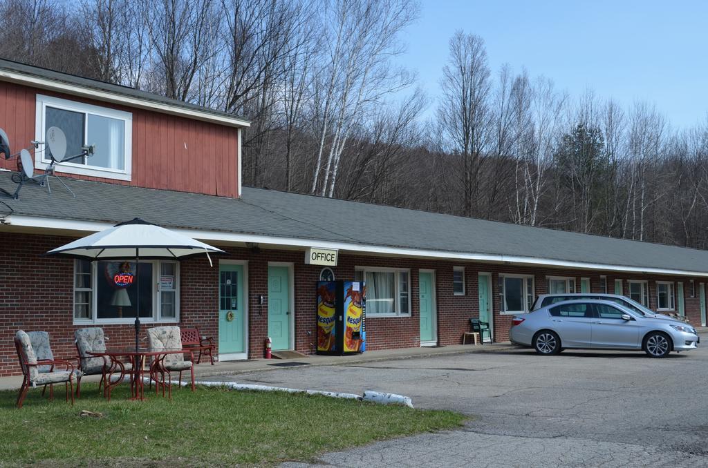 Ladd Brook Inn Pownal Esterno foto